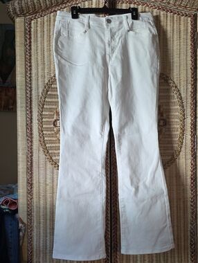 DG2 by Diane Gilman White Virtual Stretch Bootcut Jeans 14